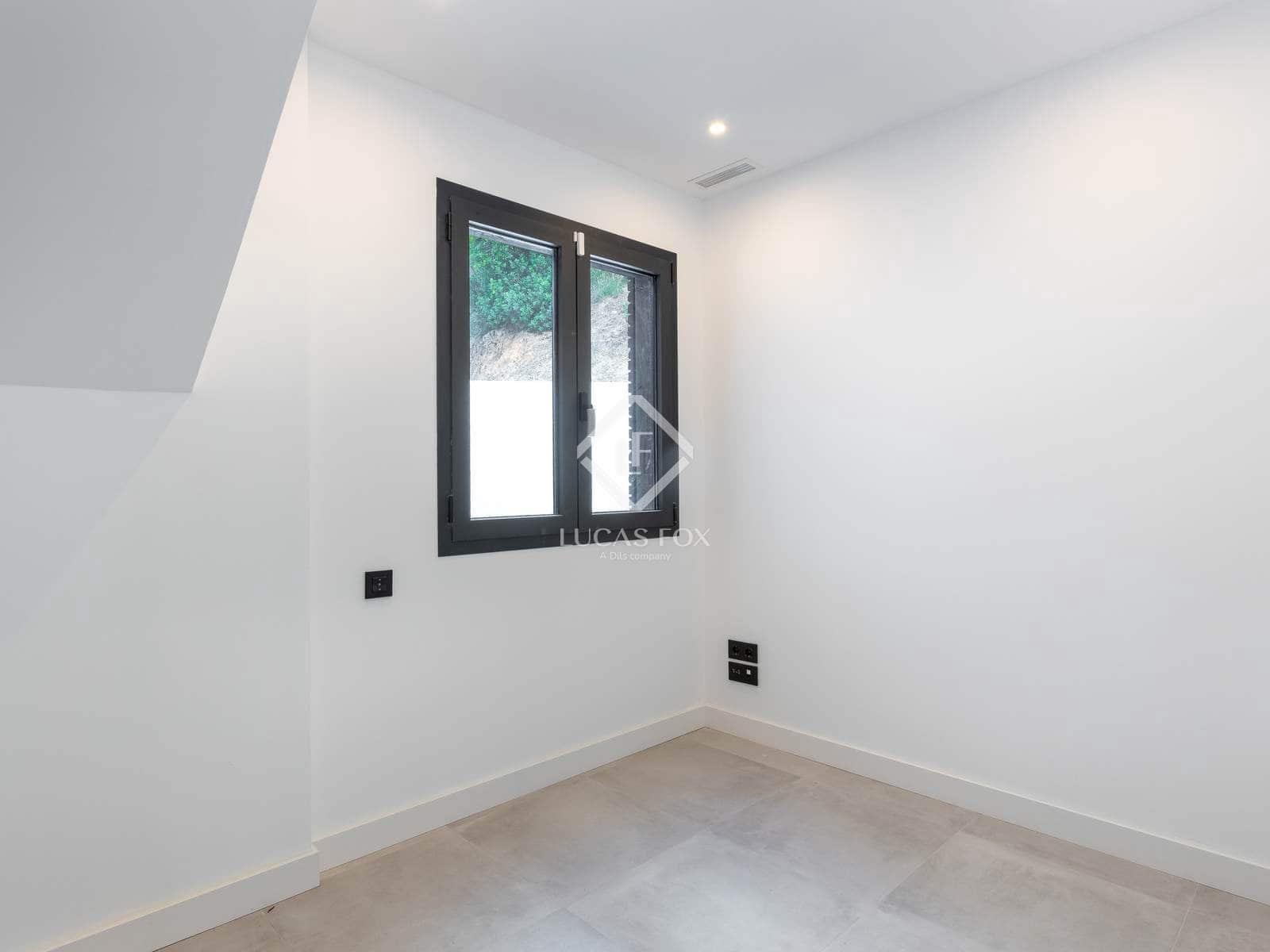 4 soverom Villa til salgs i Vallromanes med svømmebasseng garasje - € 790 000 (Ref: 9241150)