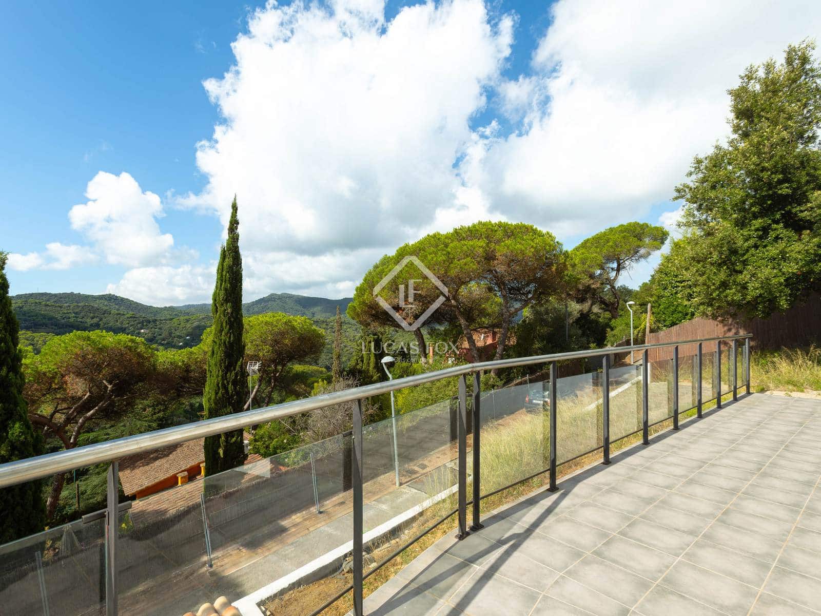 4 soverom Villa til salgs i Vallromanes med svømmebasseng garasje - € 790 000 (Ref: 9241150)