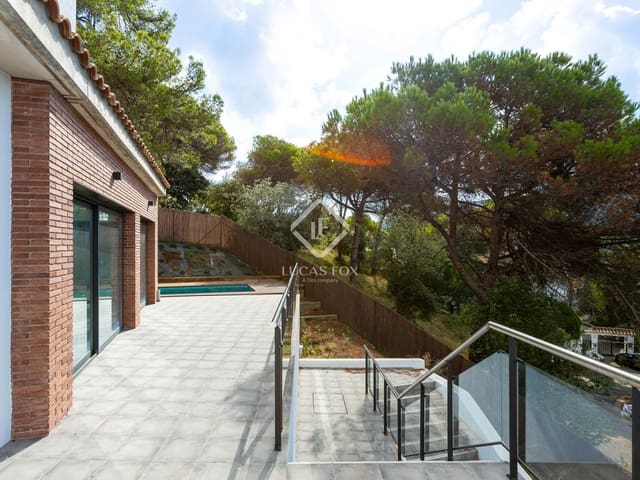 4 soverom Villa til salgs i Vallromanes med svømmebasseng garasje - € 790 000 (Ref: 9241150)