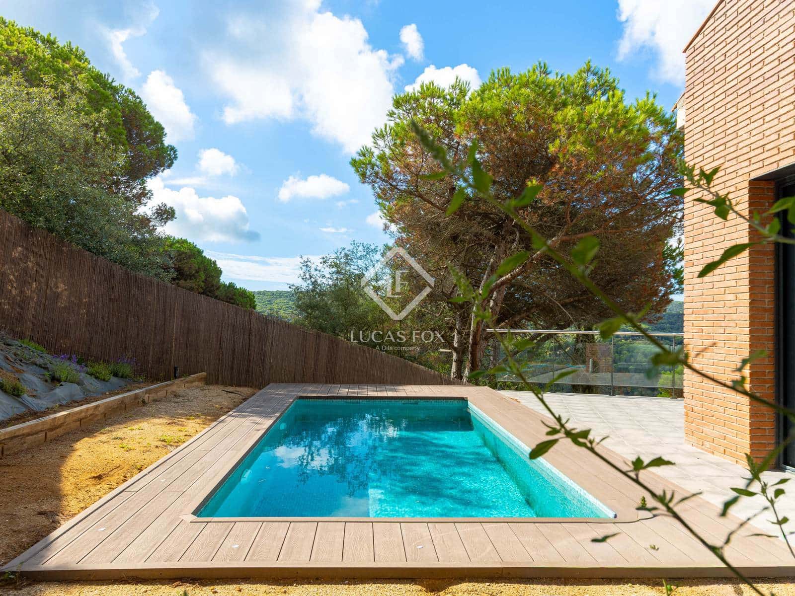 4 soverom Villa til salgs i Vallromanes med svømmebasseng garasje - € 790 000 (Ref: 9241150)