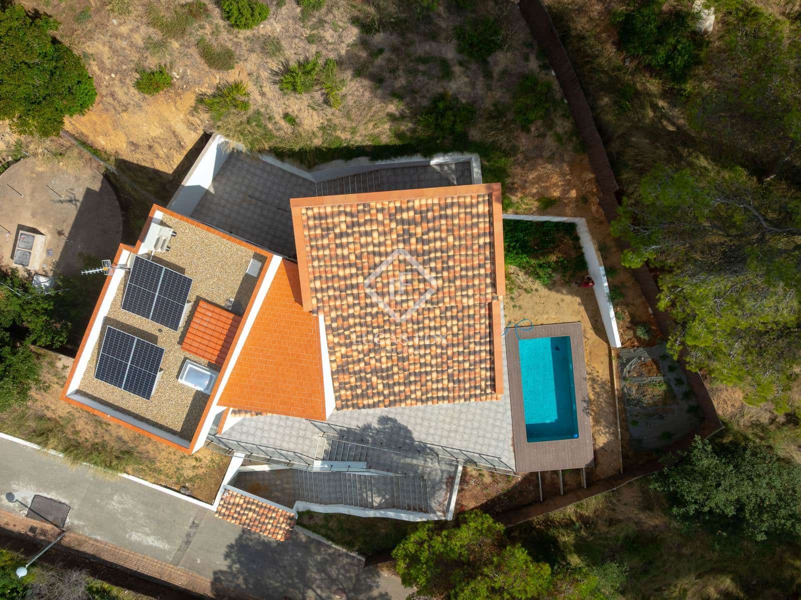 4 soverom Villa til salgs i Vallromanes med svømmebasseng garasje - € 790 000 (Ref: 9241150)