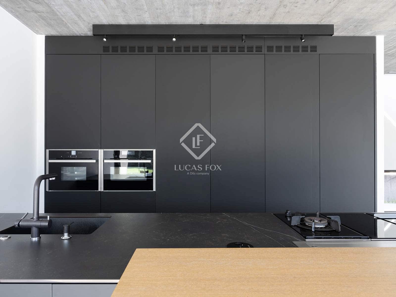 3 sypialnia Willa na sprzedaż w A Pobra do Caraminal z basenem garażem - 1 500 000 € (Ref: 9243520)