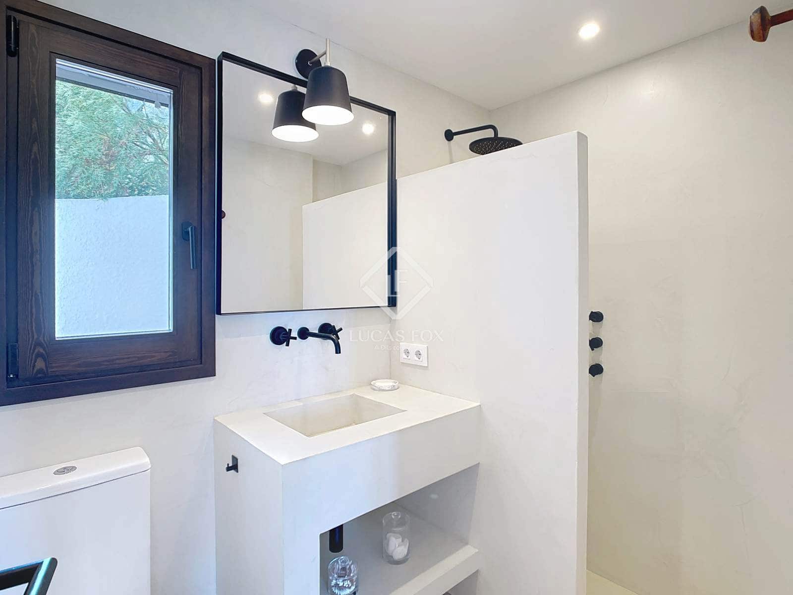 2 soveværelse Villa til salg i Ciutadella de Menorca med garage - € 625.000 (Ref: 9244376)