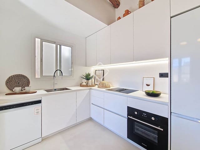 2 bedroom Apartment for sale in Vilanova i la Geltrú - € 350,000 (Ref: 9245403)