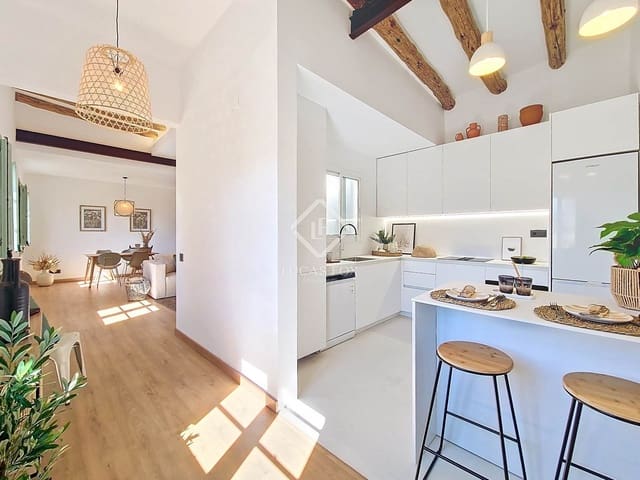 2 bedroom Apartment for sale in Vilanova i la Geltrú - € 350,000 (Ref: 9245403)