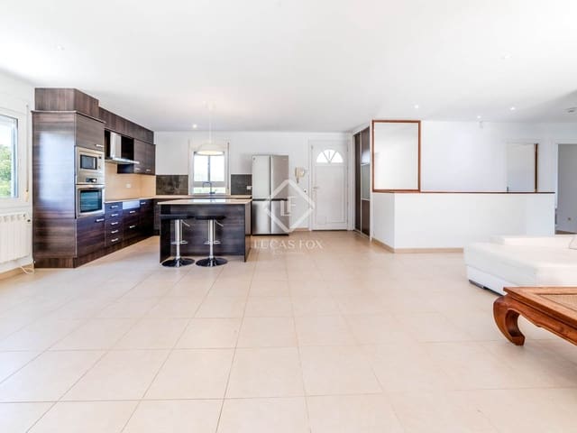 4 bedroom Villa for sale in Olivella with pool garage - € 535,000 (Ref: 9249145)