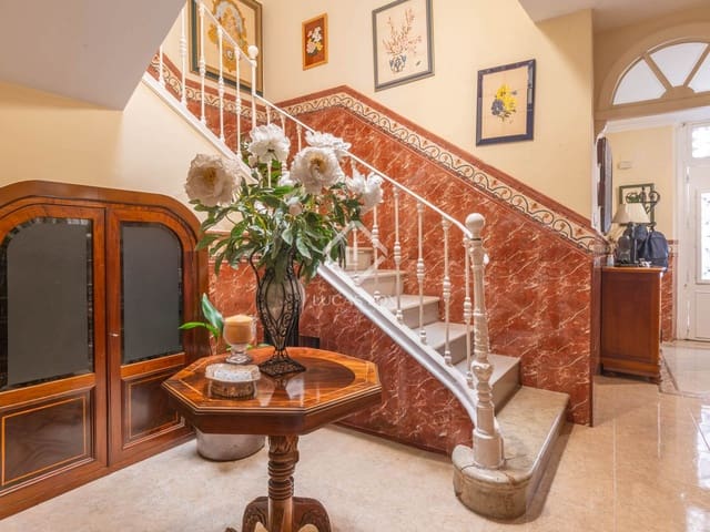 4 sypialnia Willa na sprzedaż w Miasto Málaga - 650 000 € (Ref: 9253660)