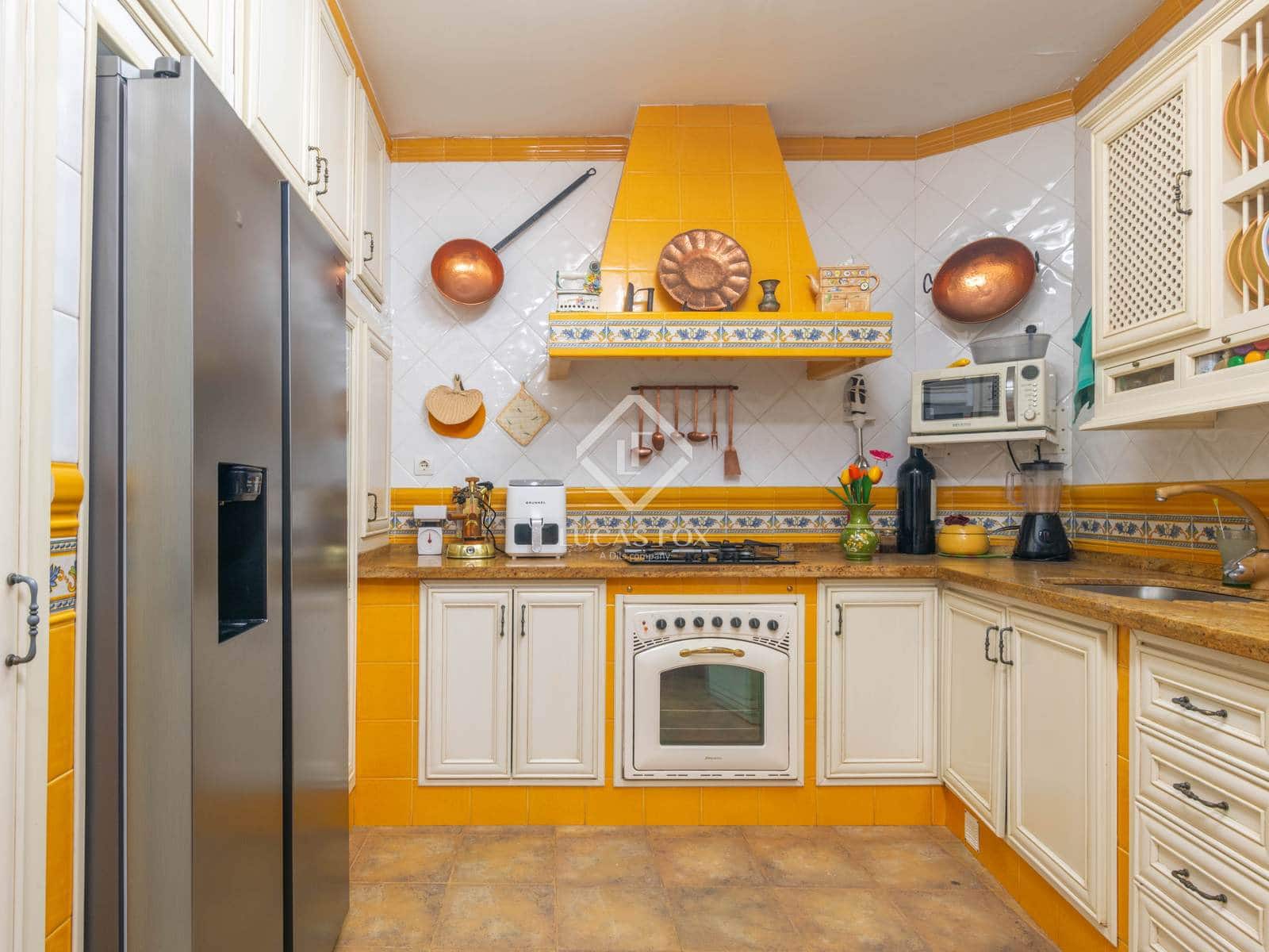 4 soveværelse Villa til salg i Malaga by - € 650.000 (Ref: 9253660)