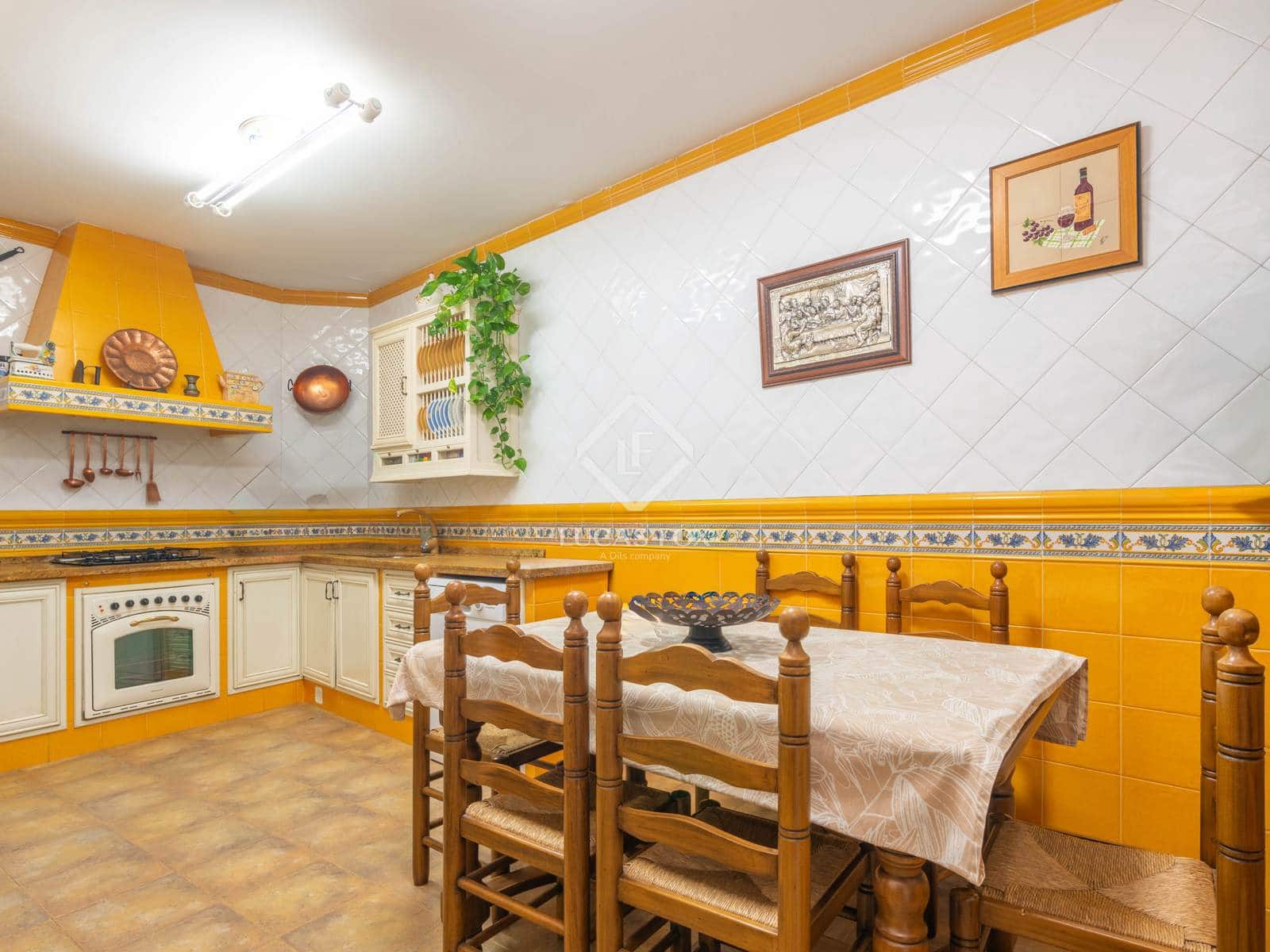 4 soveværelse Villa til salg i Malaga by - € 650.000 (Ref: 9253660)