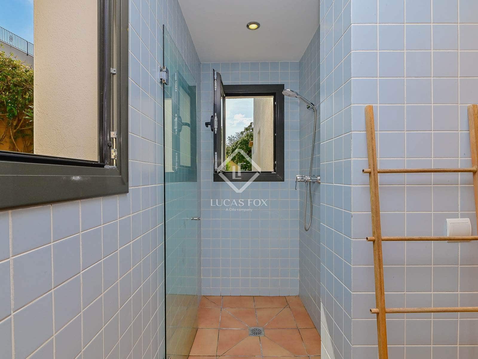 4 soveværelse Villa til salg i Santa Cristina d'Aro med swimmingpool garage - € 760.000 (Ref: 9254209)