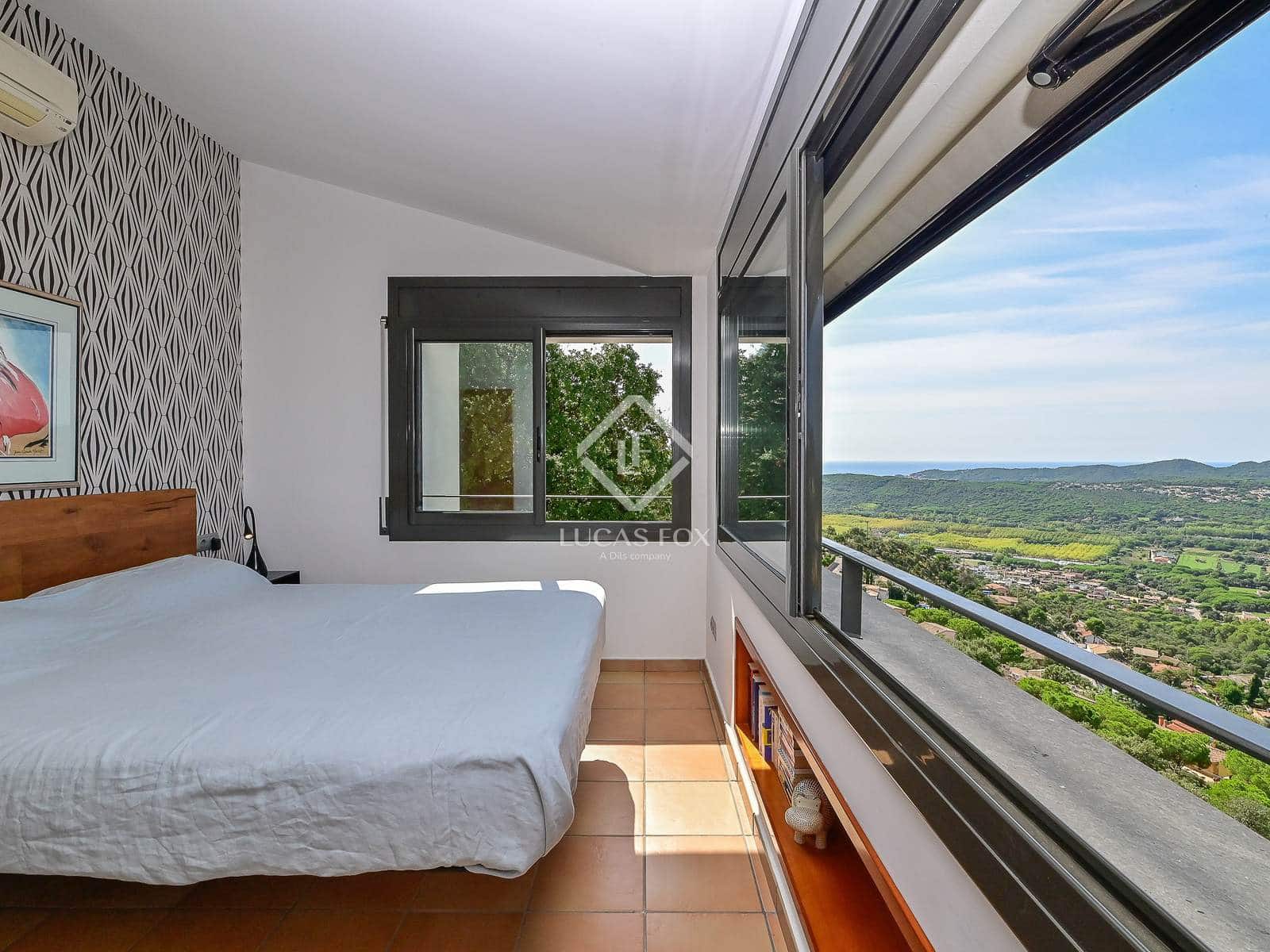 4 soveværelse Villa til salg i Santa Cristina d'Aro med swimmingpool garage - € 760.000 (Ref: 9254209)