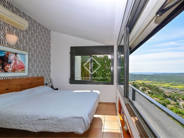 4 soveværelse Villa til salg i Santa Cristina d'Aro med swimmingpool garage - € 760.000 (Ref: 9254209)