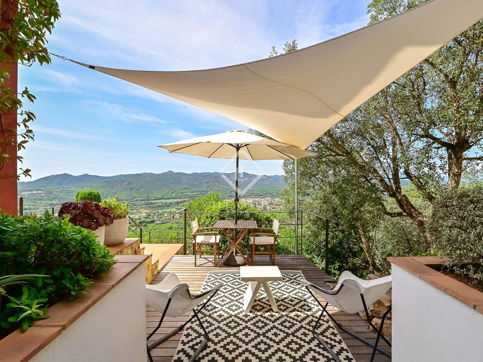 4 soveværelse Villa til salg i Santa Cristina d'Aro med swimmingpool garage - € 760.000 (Ref: 9254209)