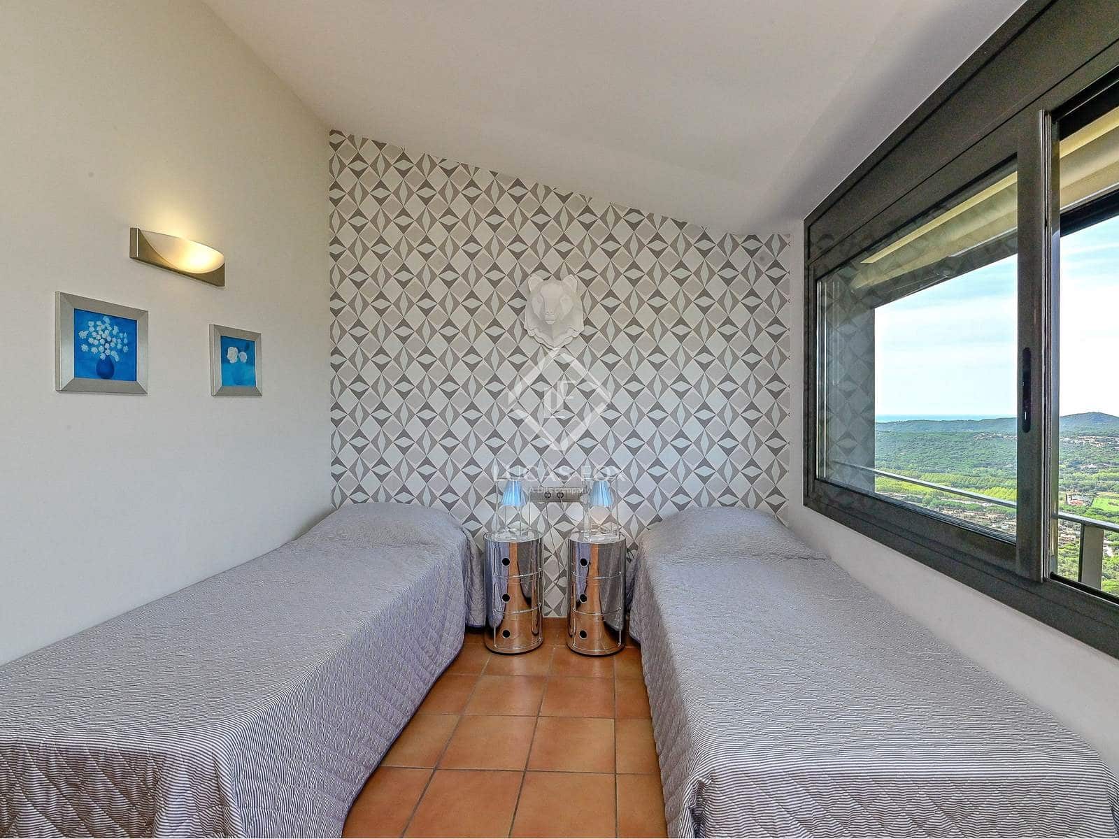 4 soveværelse Villa til salg i Santa Cristina d'Aro med swimmingpool garage - € 760.000 (Ref: 9254209)