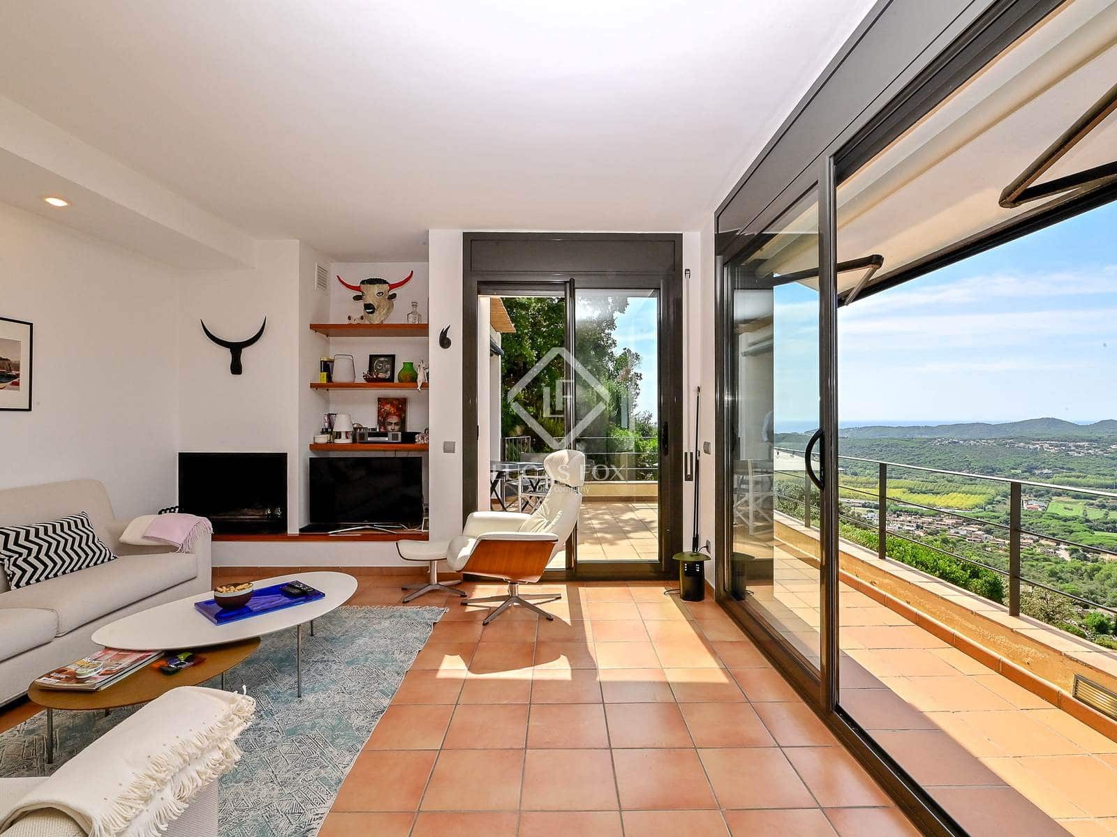 4 soveværelse Villa til salg i Santa Cristina d'Aro med swimmingpool garage - € 760.000 (Ref: 9254209)