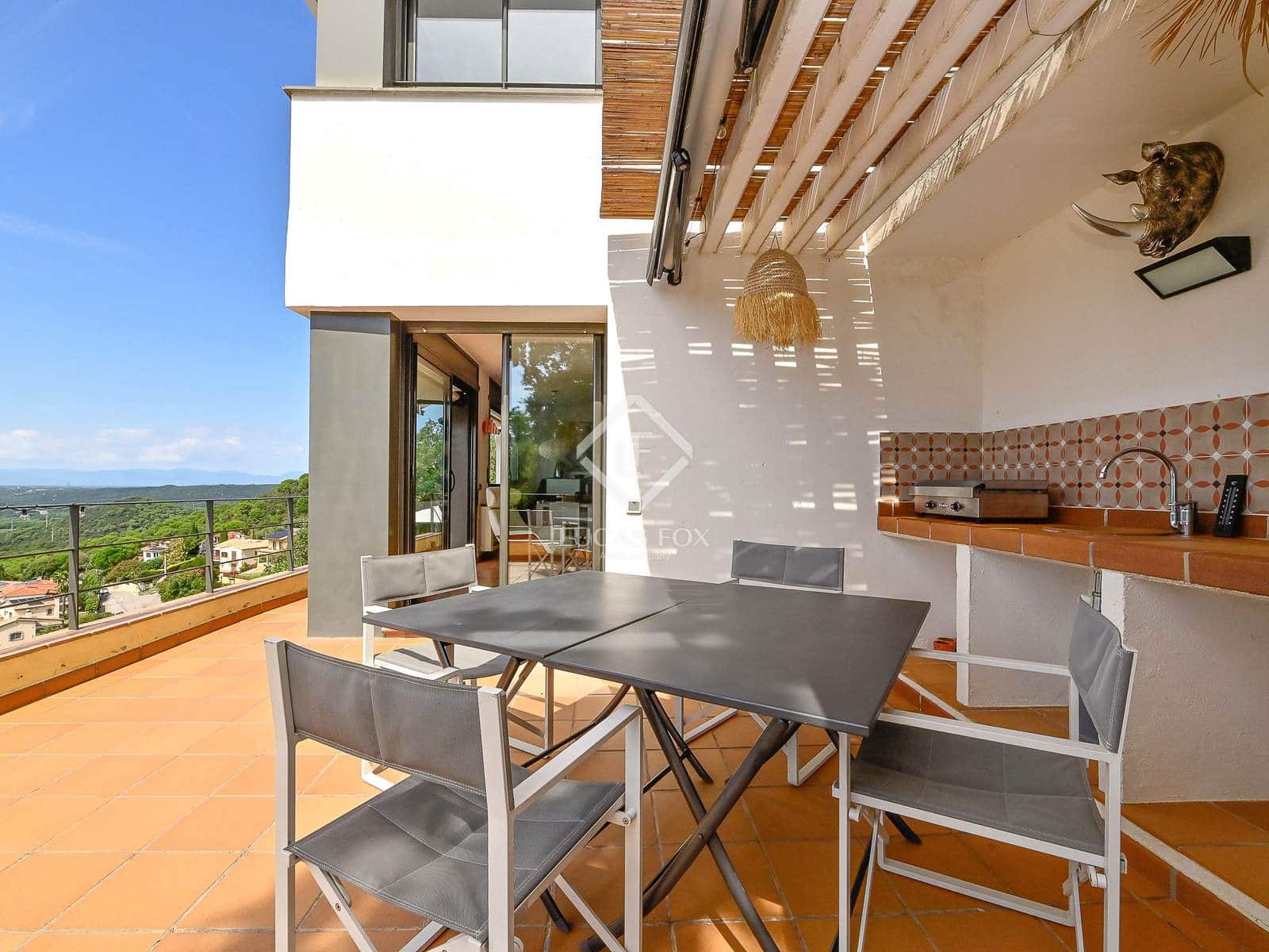 4 soveværelse Villa til salg i Santa Cristina d'Aro med swimmingpool garage - € 760.000 (Ref: 9254209)