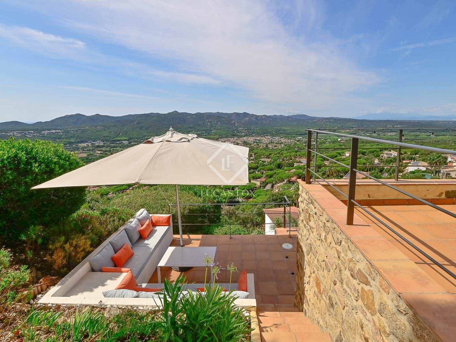 4 soveværelse Villa til salg i Santa Cristina d'Aro med swimmingpool garage - € 760.000 (Ref: 9254209)