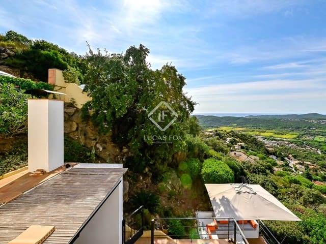 4 soveværelse Villa til salg i Santa Cristina d'Aro med swimmingpool garage - € 760.000 (Ref: 9254209)