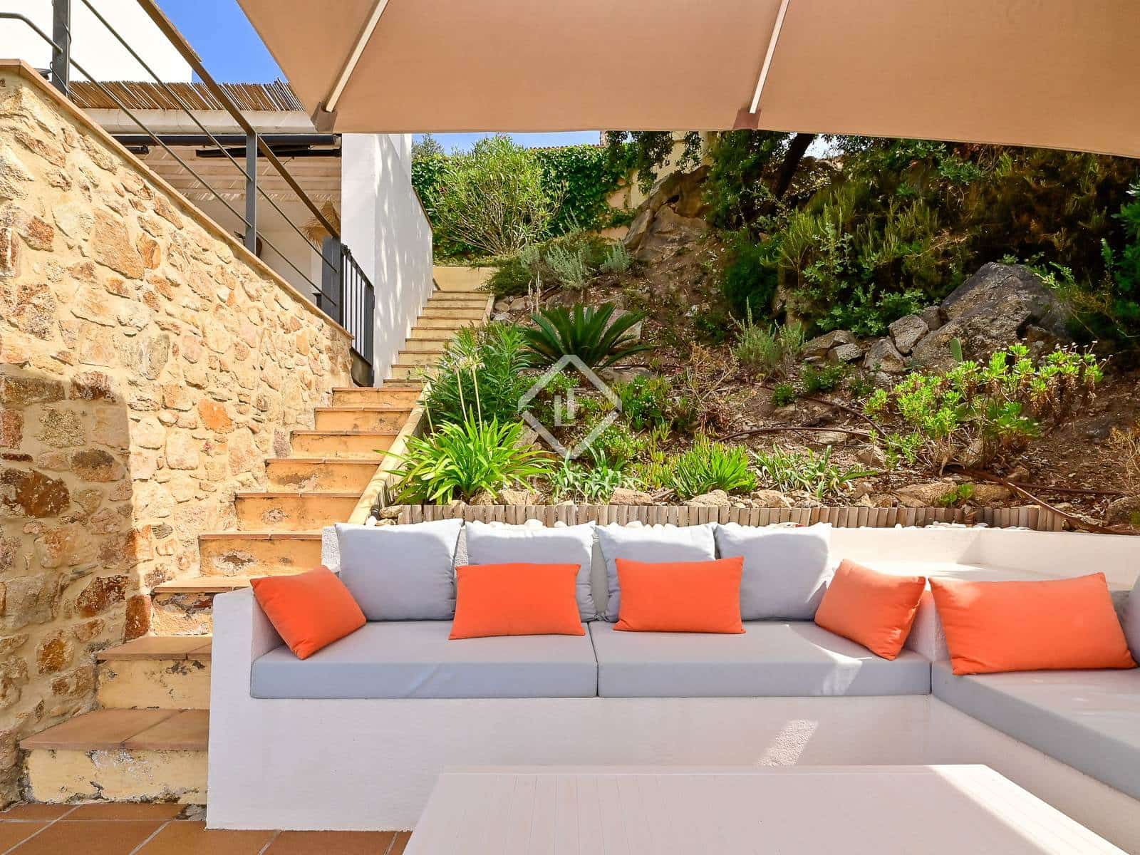 4 soveværelse Villa til salg i Santa Cristina d'Aro med swimmingpool garage - € 760.000 (Ref: 9254209)