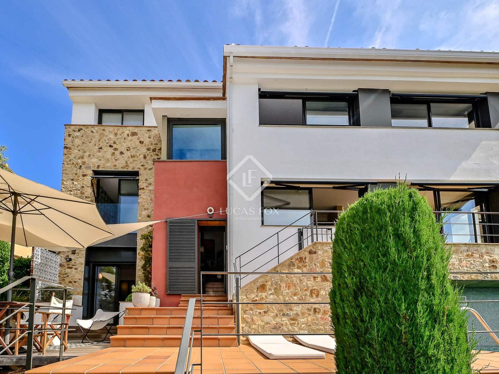 4 soveværelse Villa til salg i Santa Cristina d'Aro med swimmingpool garage - € 760.000 (Ref: 9254209)