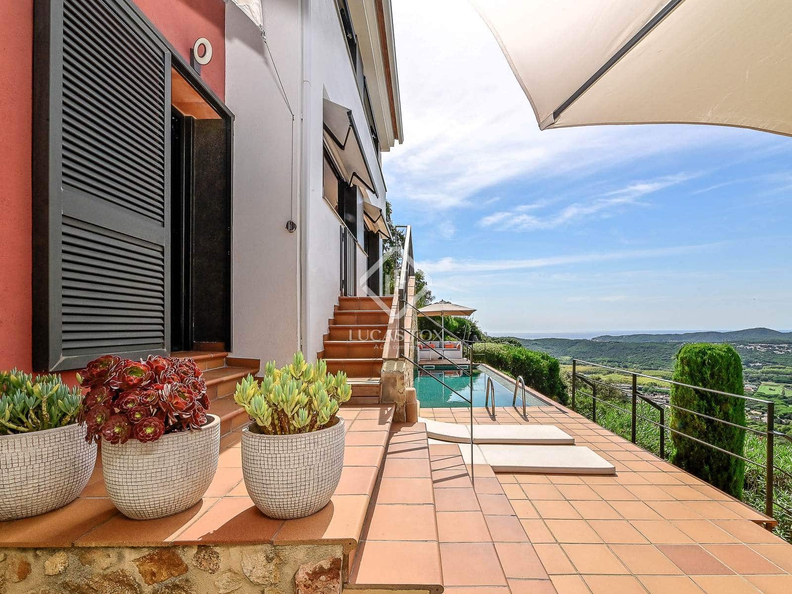 4 soveværelse Villa til salg i Santa Cristina d'Aro med swimmingpool garage - € 760.000 (Ref: 9254209)