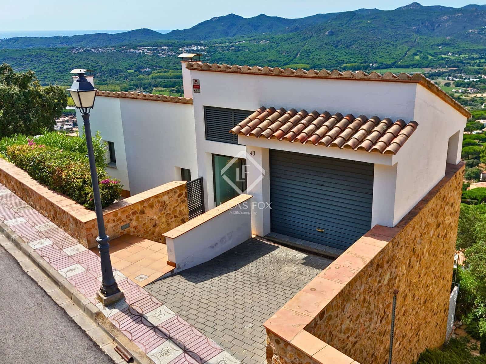 4 soveværelse Villa til salg i Santa Cristina d'Aro med swimmingpool garage - € 760.000 (Ref: 9254209)