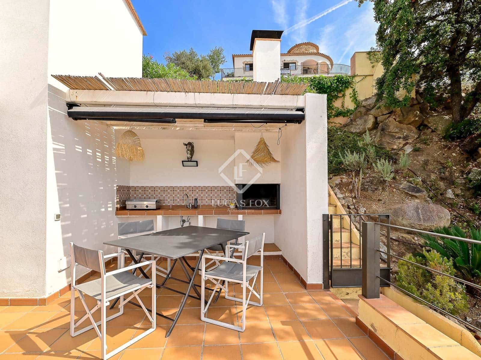 4 soveværelse Villa til salg i Santa Cristina d'Aro med swimmingpool garage - € 760.000 (Ref: 9254209)