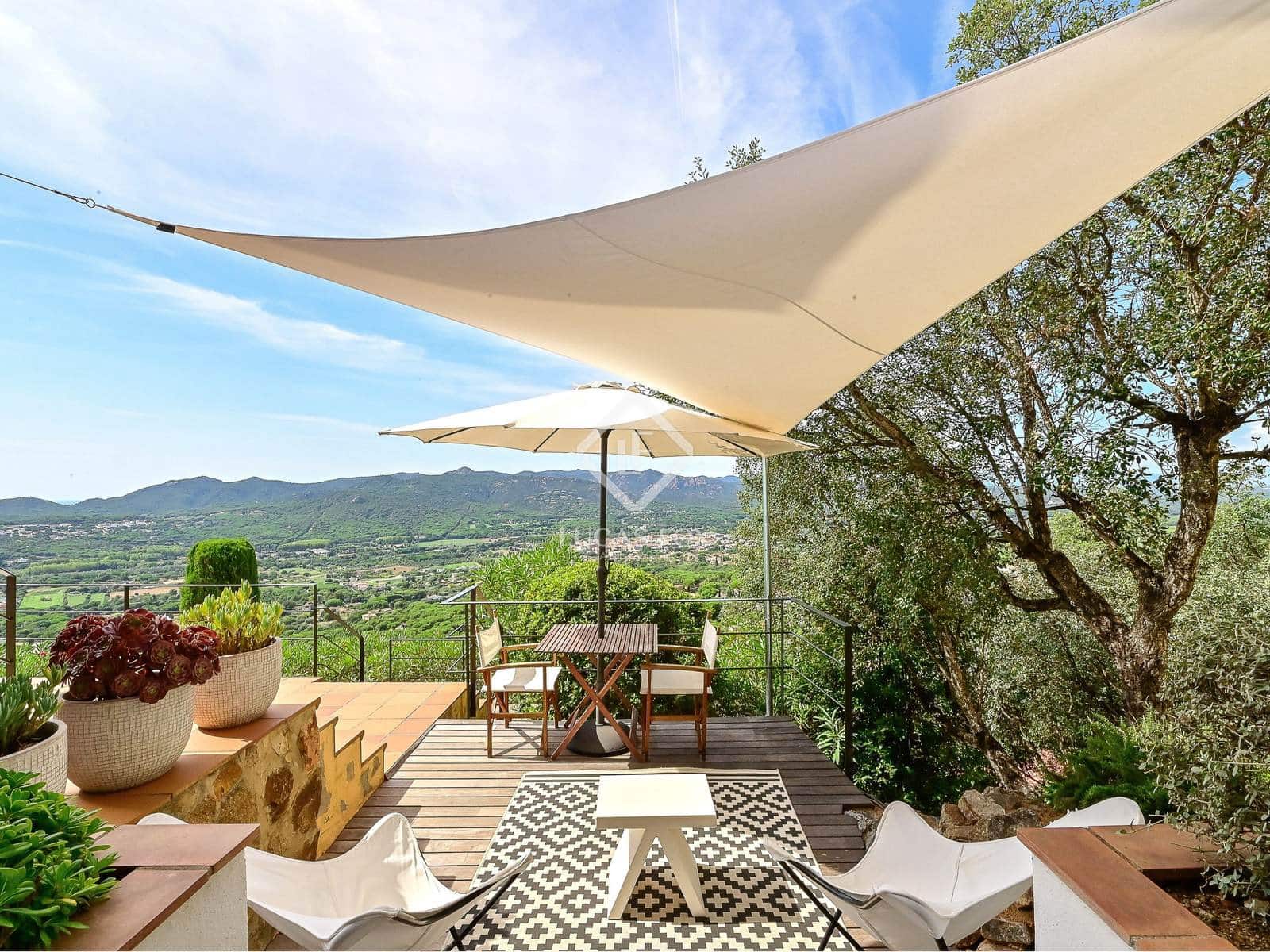 4 soveværelse Villa til salg i Santa Cristina d'Aro med swimmingpool garage - € 760.000 (Ref: 9254209)