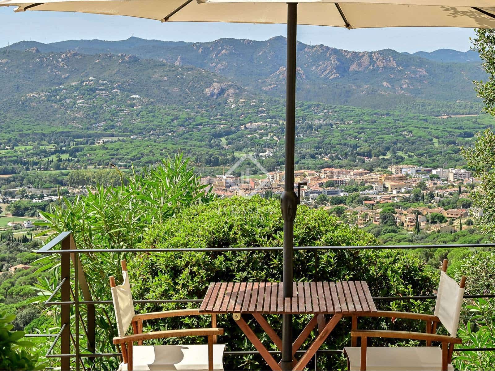 4 soveværelse Villa til salg i Santa Cristina d'Aro med swimmingpool garage - € 760.000 (Ref: 9254209)