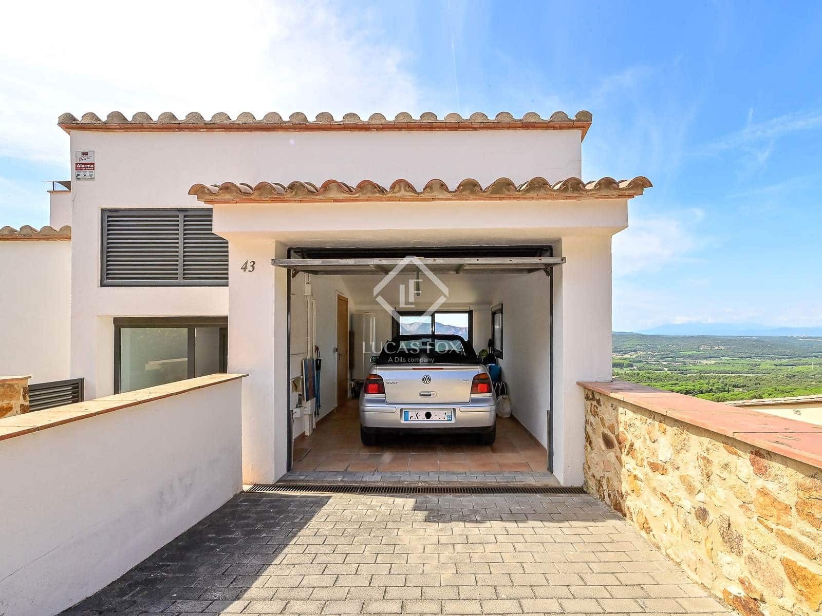 4 soveværelse Villa til salg i Santa Cristina d'Aro med swimmingpool garage - € 760.000 (Ref: 9254209)