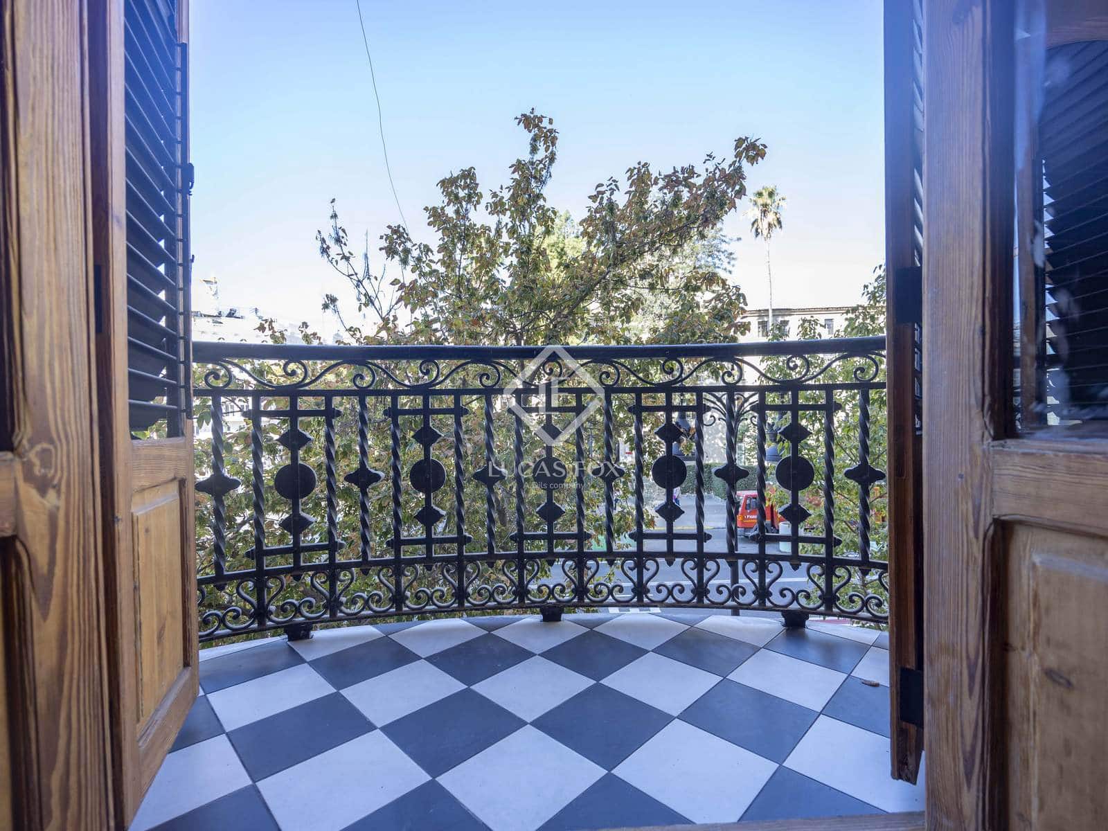 4 bedroom Apartment for sale in Valencia city - € 1,320,000 (Ref: 9256354)