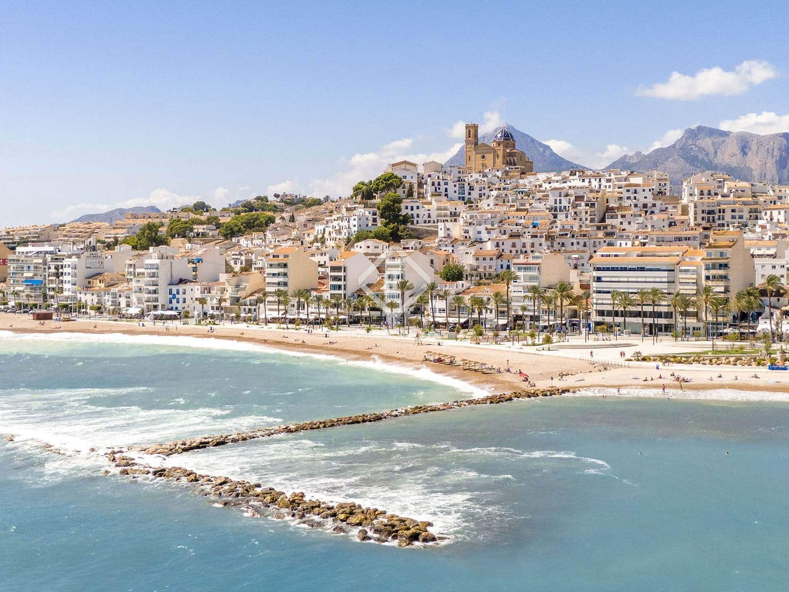 4 bedroom Villa for sale in Altea with pool garage - € 2,190,000 (Ref: 9256569)