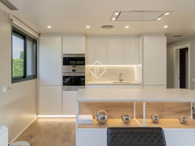 3 Zimmer Villa zu verkaufen in Navata mit Pool Garage - 670.000 € (Ref: 9256640)