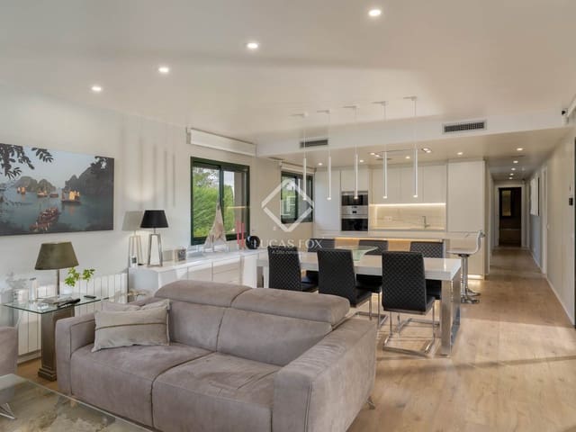 3 Zimmer Villa zu verkaufen in Navata mit Pool Garage - 670.000 € (Ref: 9256640)