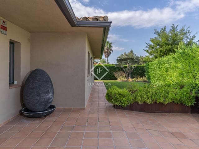 3 Zimmer Villa zu verkaufen in Navata mit Pool Garage - 670.000 € (Ref: 9256640)