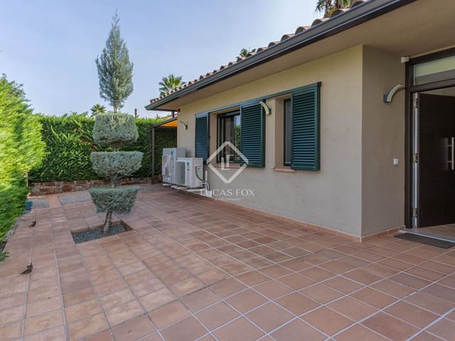 3 Zimmer Villa zu verkaufen in Navata mit Pool Garage - 670.000 € (Ref: 9256640)