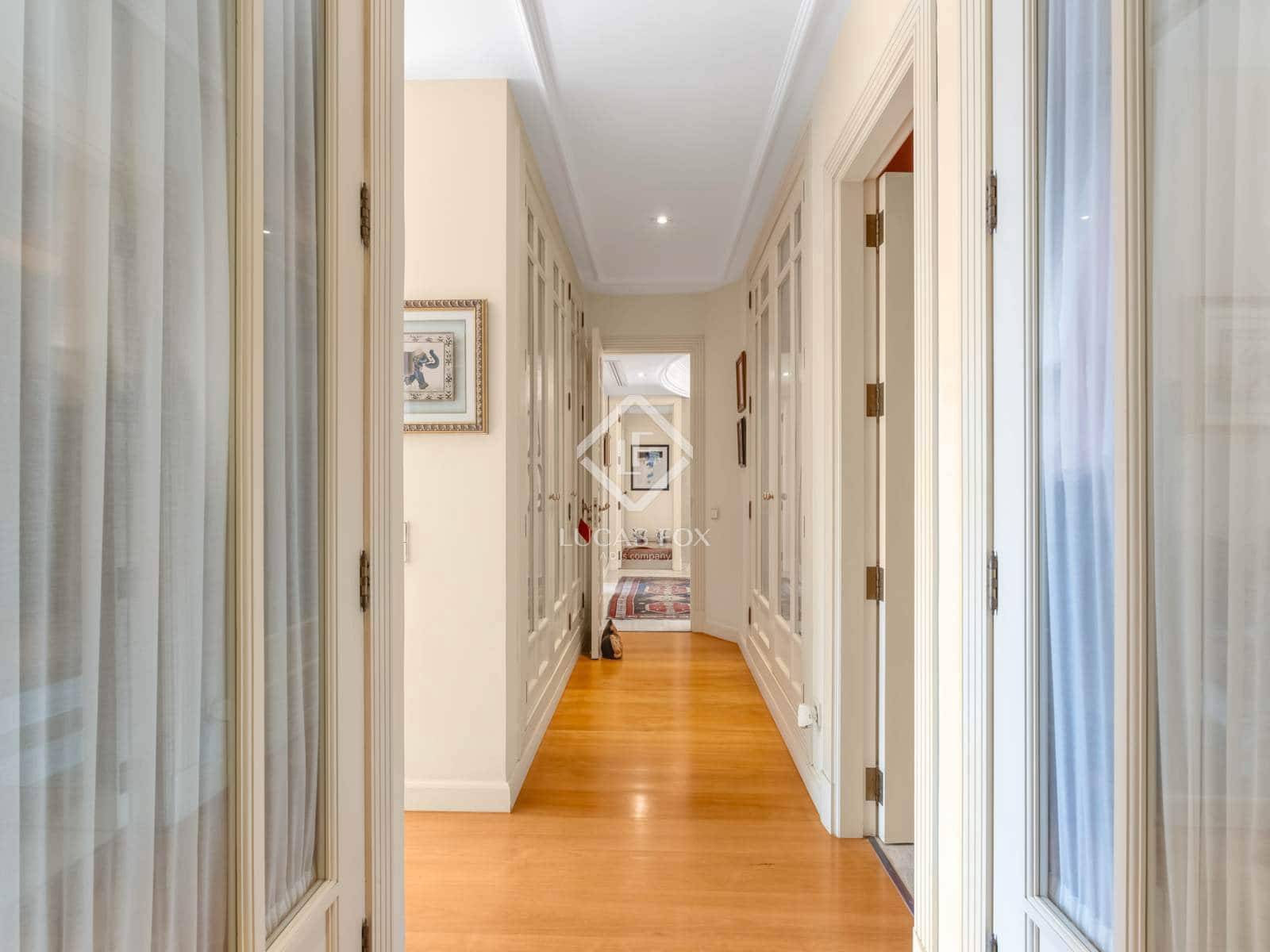 6 soveværelse Villa til salg i Alicante by med swimmingpool garage - € 3.800.000 (Ref: 9263301)