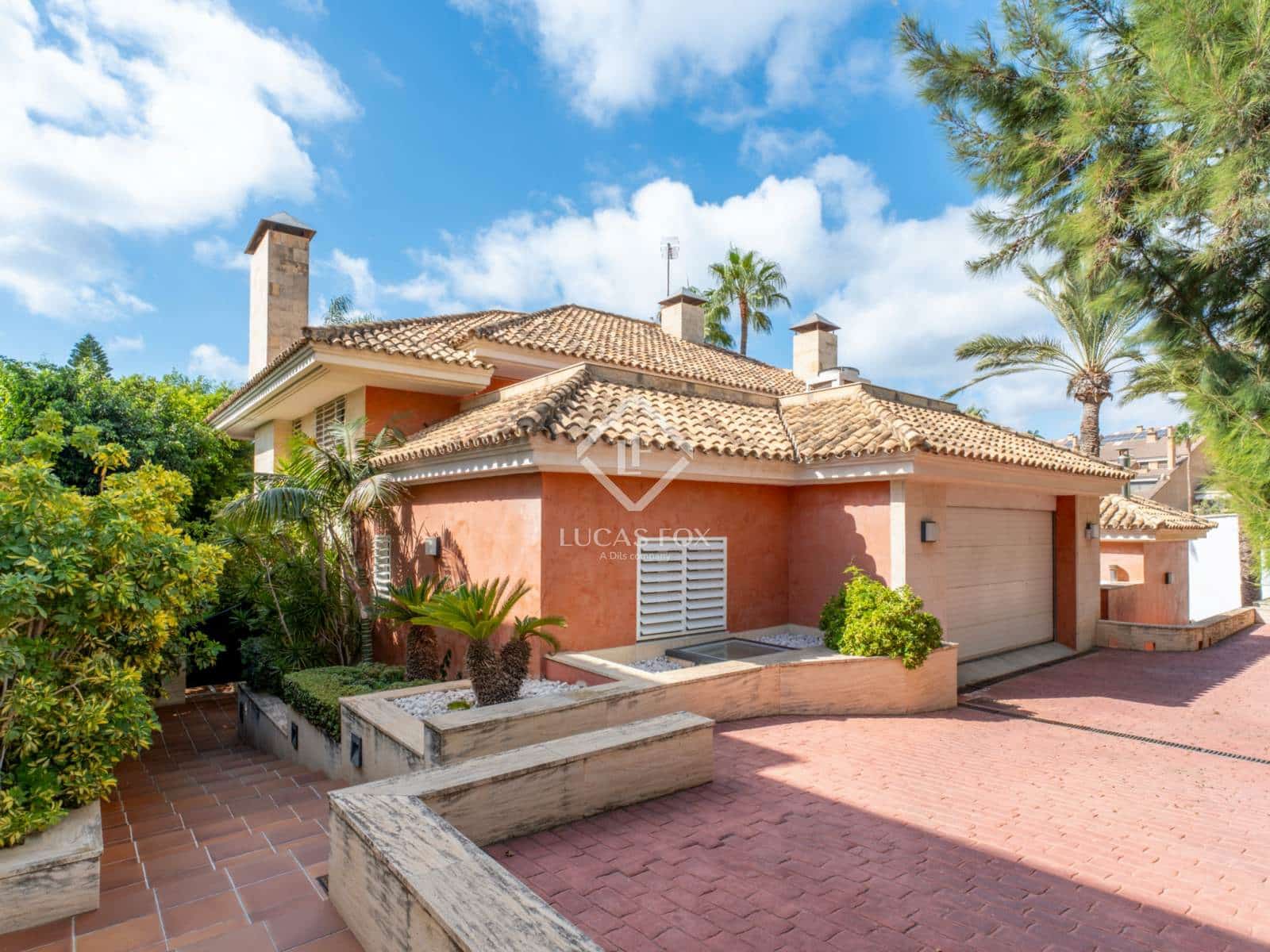 6 soveværelse Villa til salg i Alicante by med swimmingpool garage - € 3.800.000 (Ref: 9263301)