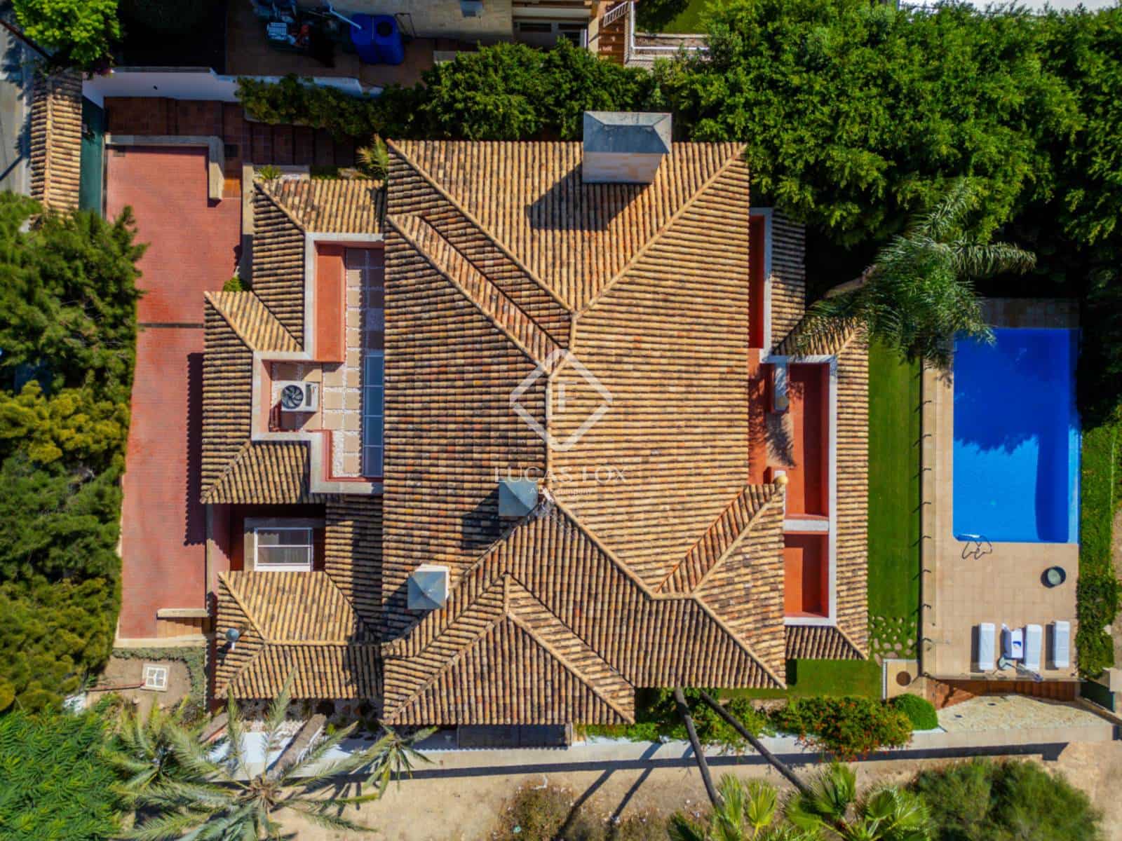 6 soveværelse Villa til salg i Alicante by med swimmingpool garage - € 3.800.000 (Ref: 9263301)