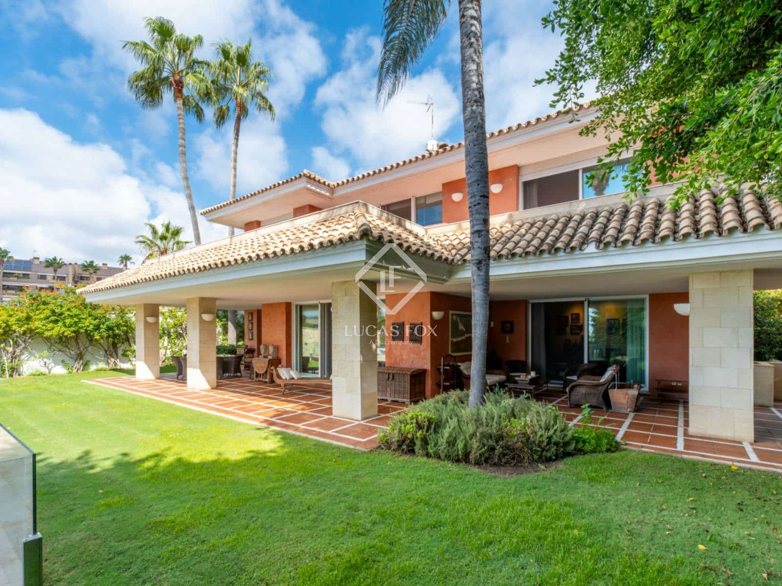 6 soveværelse Villa til salg i Alicante by med swimmingpool garage - € 3.800.000 (Ref: 9263301)