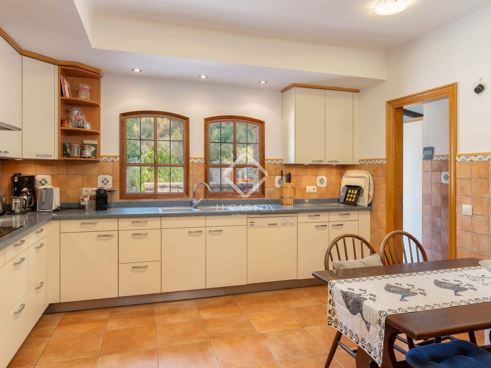 5 makuuhuone Huvila myytävänä paikassa Santa Cristina d'Aro mukana uima-altaan 
autotalli - 1 795 000 € (Ref: 9263302)