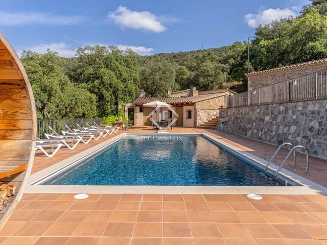 Chalet de 5 habitaciones en Santa Cristina d'Aro en venta con piscina garaje - 1.795.000 € (Ref: 9263302)