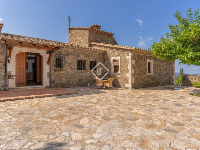 Chalet de 5 habitaciones en Santa Cristina d'Aro en venta con piscina garaje - 1.795.000 € (Ref: 9263302)