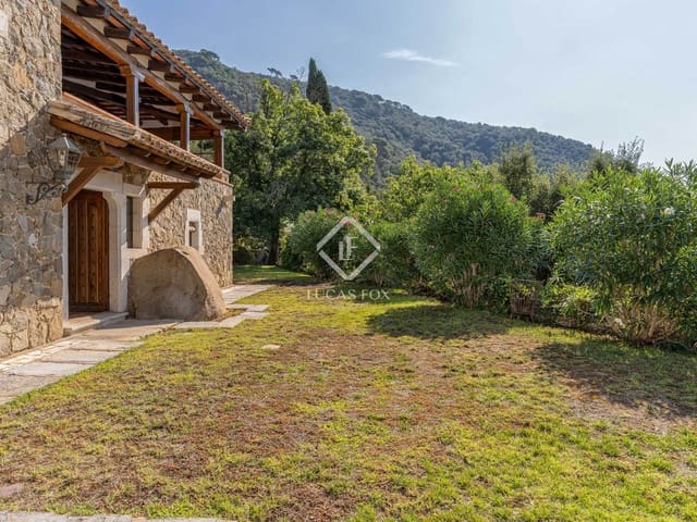 Chalet de 5 habitaciones en Santa Cristina d'Aro en venta con piscina garaje - 1.795.000 € (Ref: 9263302)