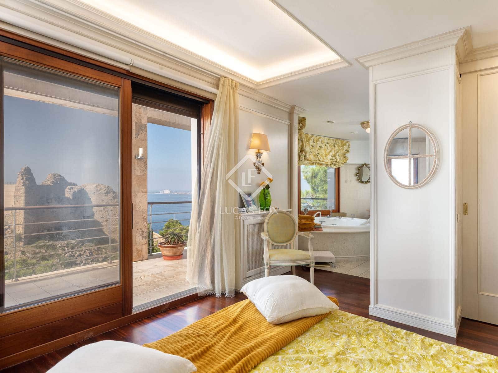 4 sypialnia Willa na sprzedaż w Roses z basenem garażem - 2 550 000 € (Ref: 9263372)