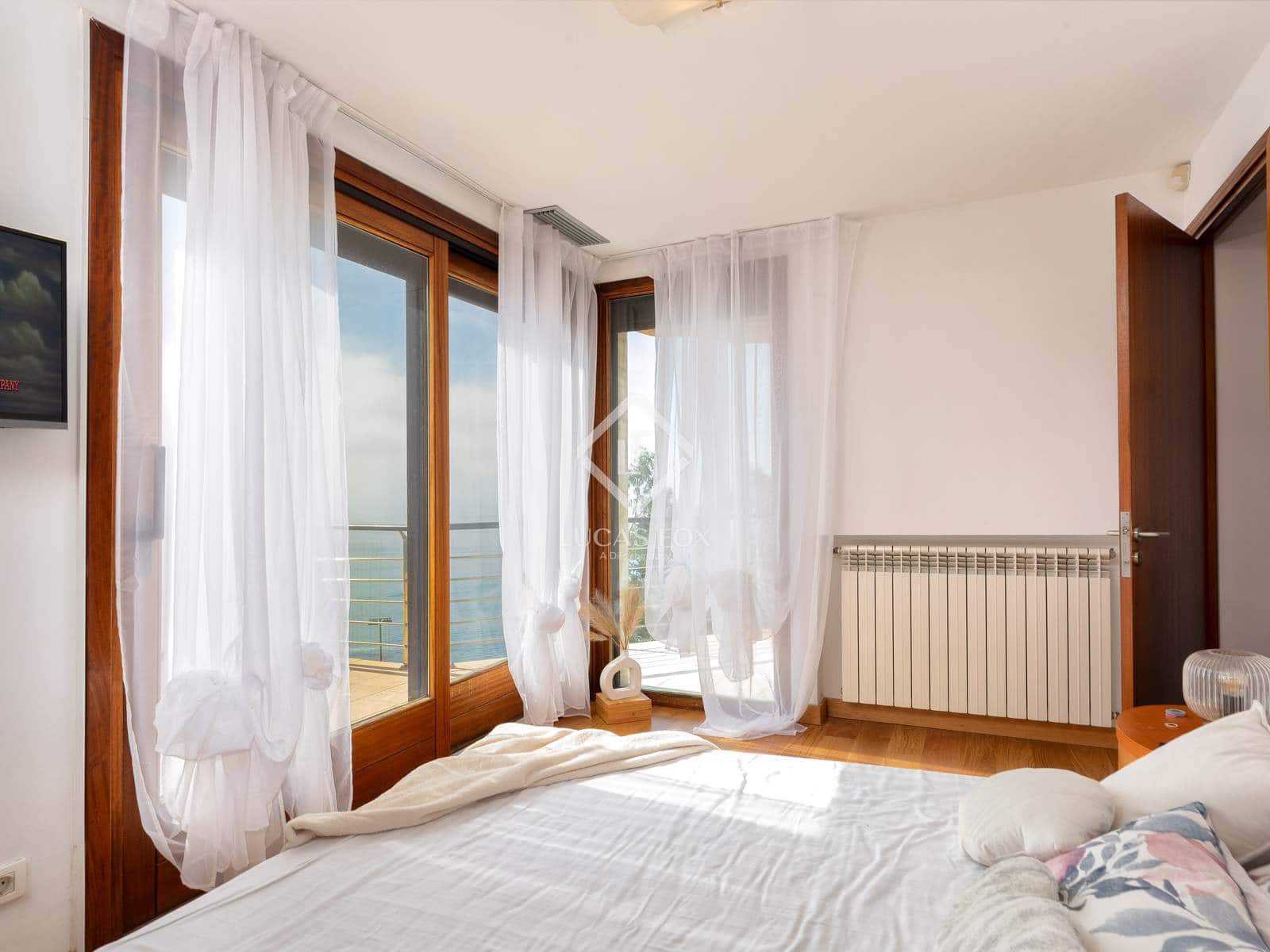 4 sypialnia Willa na sprzedaż w Roses z basenem garażem - 2 550 000 € (Ref: 9263372)