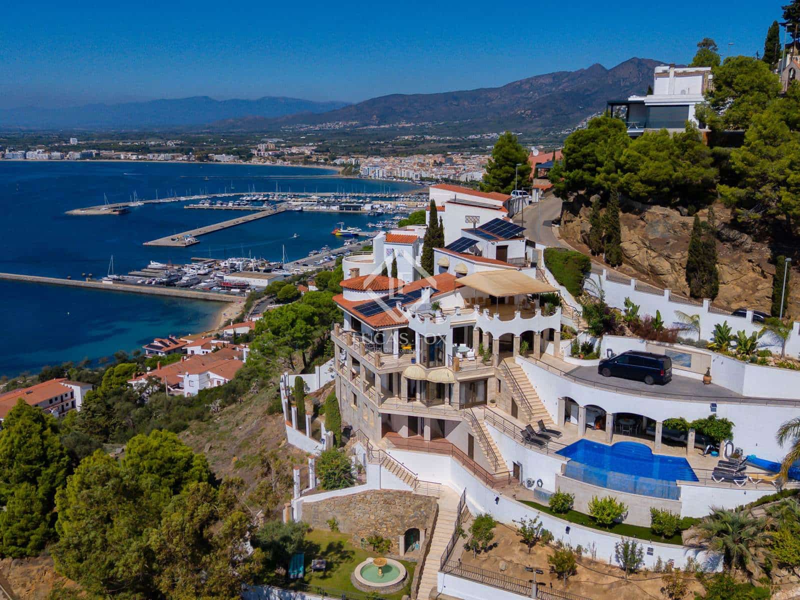 4 sypialnia Willa na sprzedaż w Roses z basenem garażem - 2 550 000 € (Ref: 9263372)