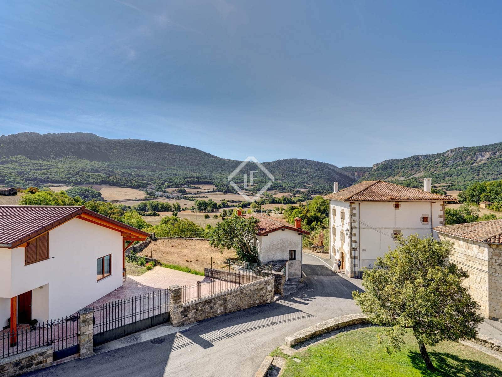 10 soveværelse Villa til salg i Valle de Ollo/Ollaran med garage - € 1.000.000 (Ref: 9263374)