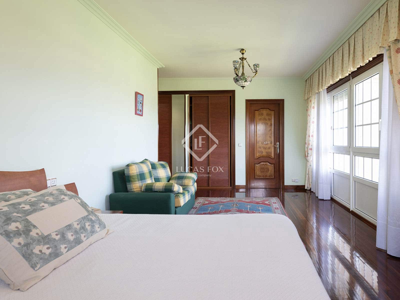 6 bedroom Villa for sale in Pontevedra city with pool garage - € 1,350,000 (Ref: 9263376)