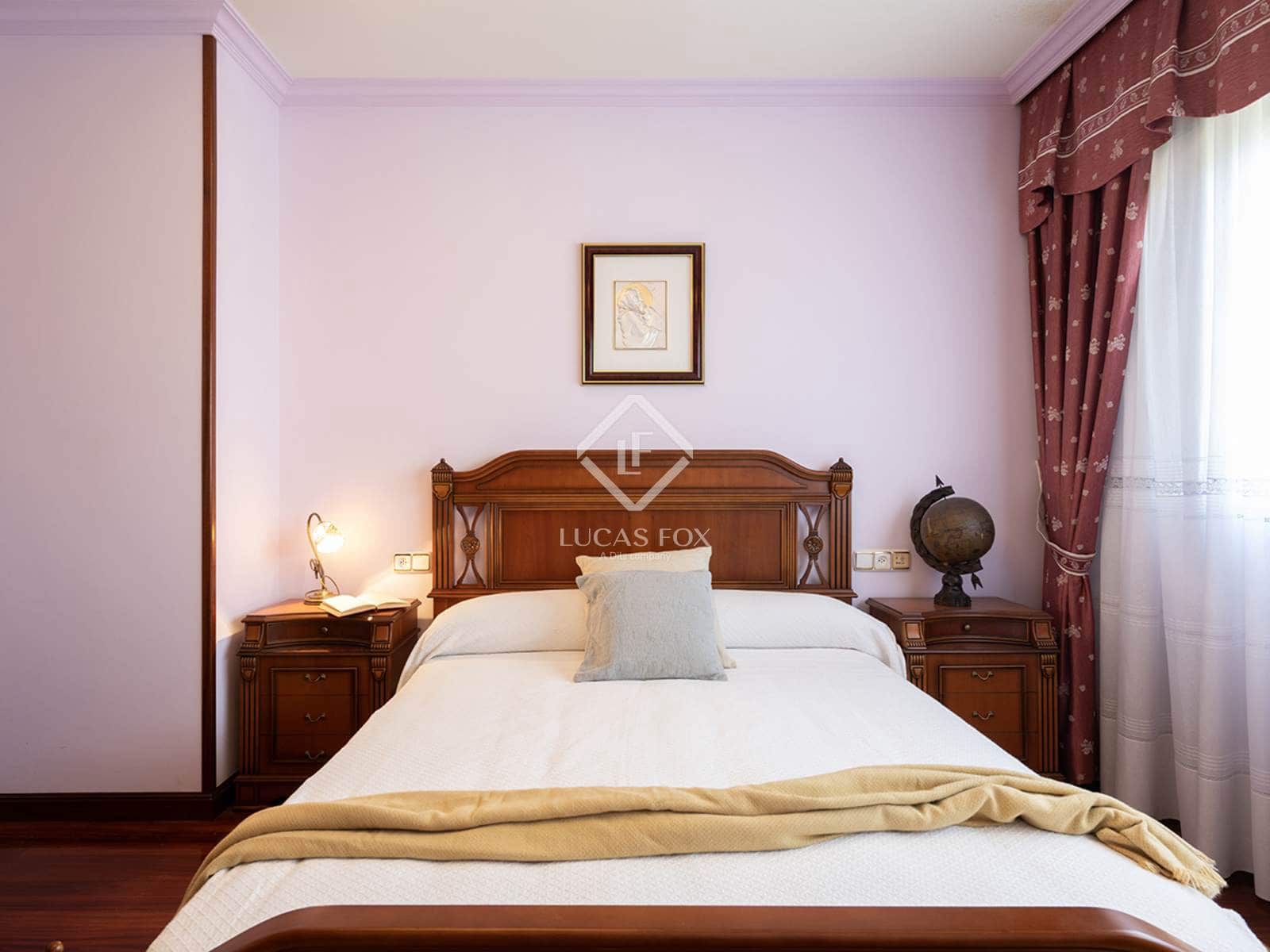 6 bedroom Villa for sale in Pontevedra city with pool garage - € 1,350,000 (Ref: 9263376)